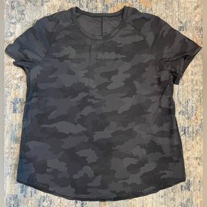 Lululemon Rise and Run Short Sleeve Size 12